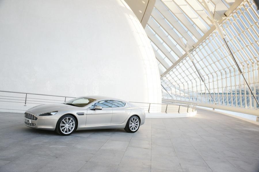  Aston Martin Rapide 2010 года  (фото 35 из 190)